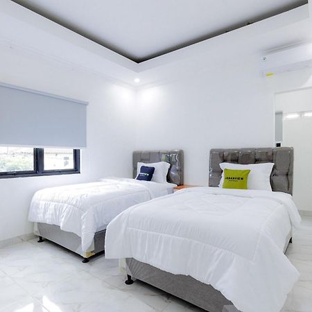 Urbanview Hotel Amira Syariah Bogor Pamoyanan Екстериор снимка